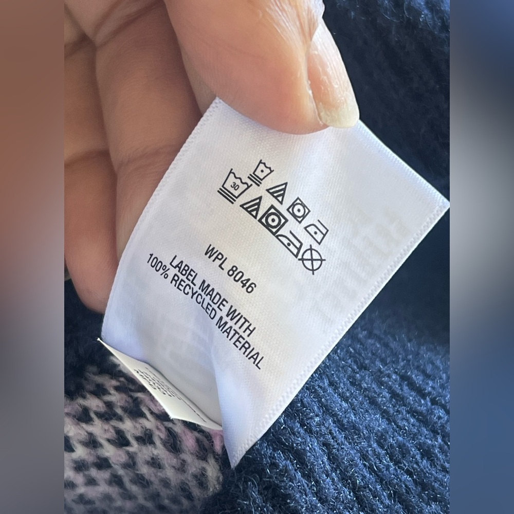 On 34th Women's Argyle V-Neck Drop-Shoulder Sweater. - Picture 11 of 16